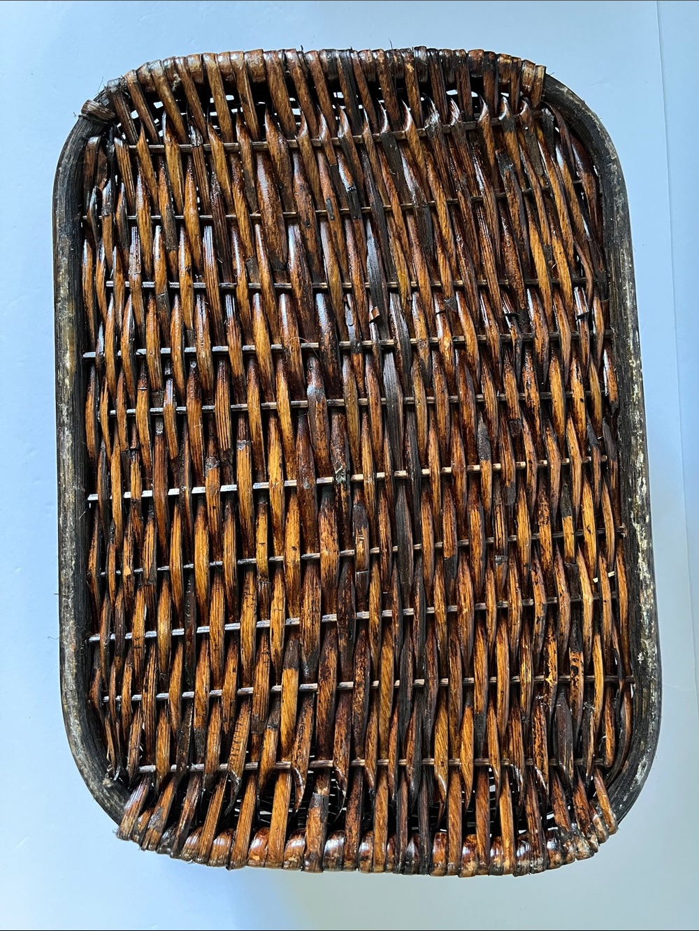 Vintage Woven Wicker Picnic Basket with Folding Bamboo Handles - Picture 9 of 9